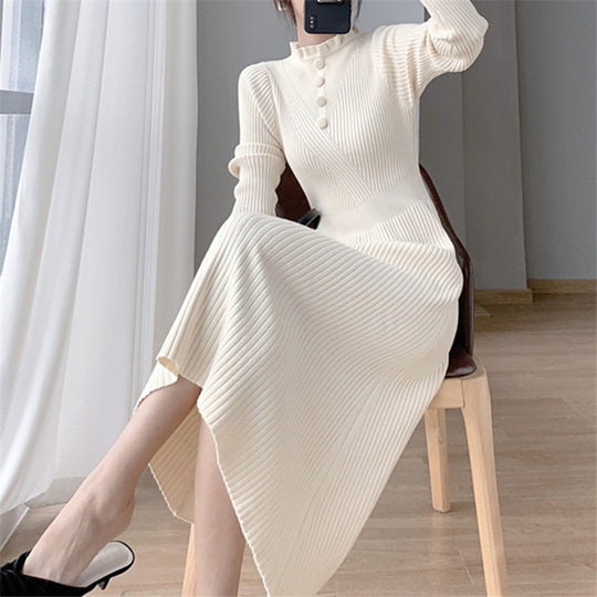Damen Midi-Strickkleid mit hohem Kragen und Knopfdetails EB