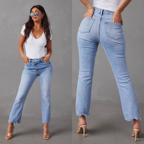 Damen Lässige Jeans mit fransigem Saum und modischen Destrukturelementen EB
