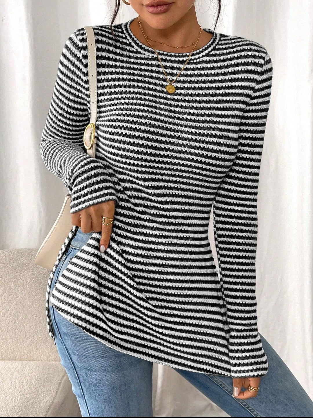 Damen Langarmshirt mit modernem Strickmuster und seitlichen Schlitzen EB