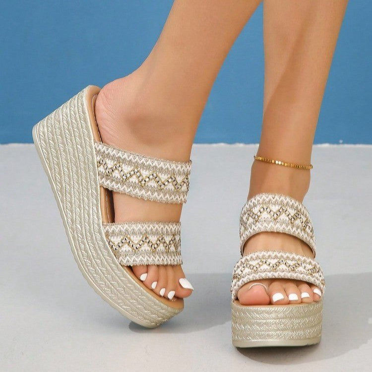 Damen Plateau-Sandalen mit raffiniertem Riemen-Design und weichem Fußbett EB