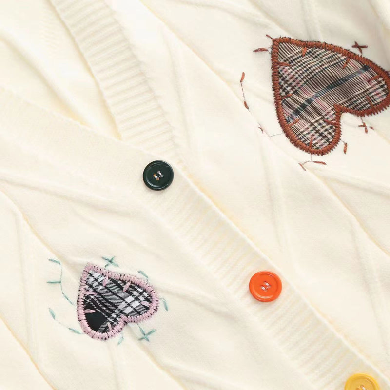 EB | Pullover mit Herzstickerei