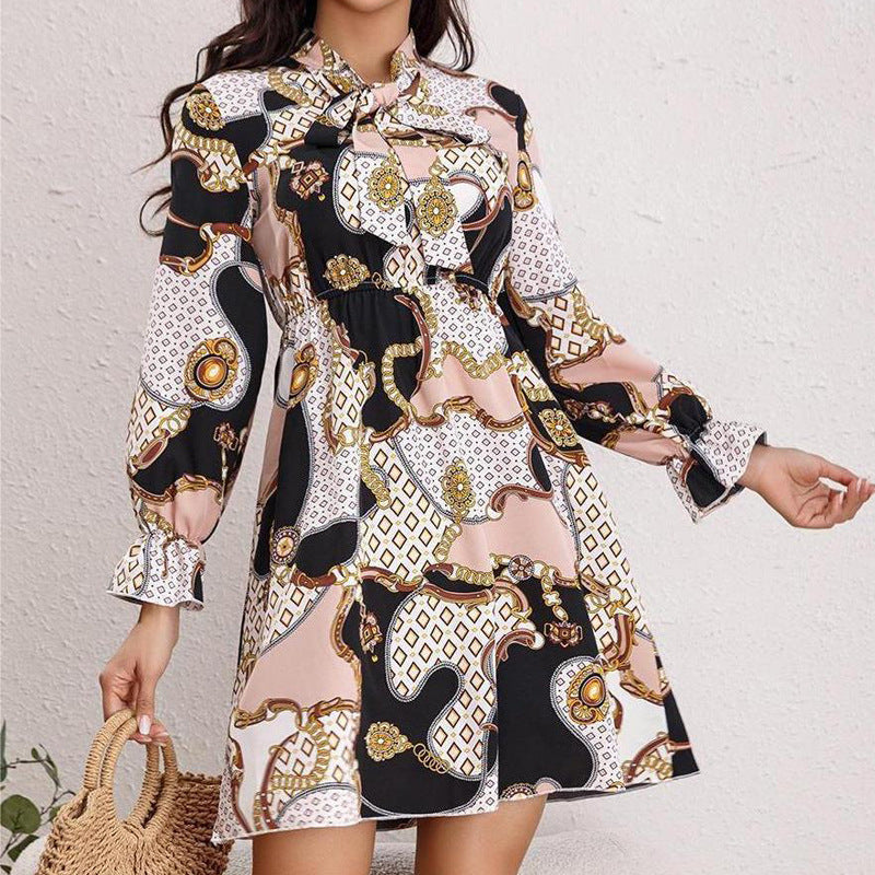 Damen Kurzärmeliges Kleid mit Bogenkragen und Bindegürtel EB