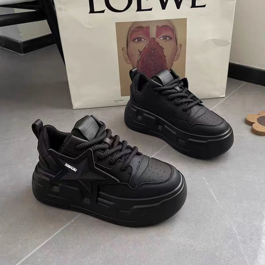 Damen Sportliche Sneakers mit strukturiertem Obermaterial und dämpfender Sohle EB