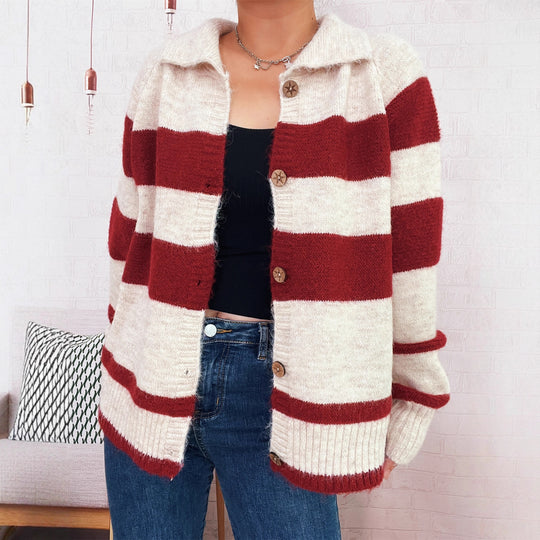 Damen gemütliche Strickjacke mit dekorativen Holzknochen und breiten Streifen EB