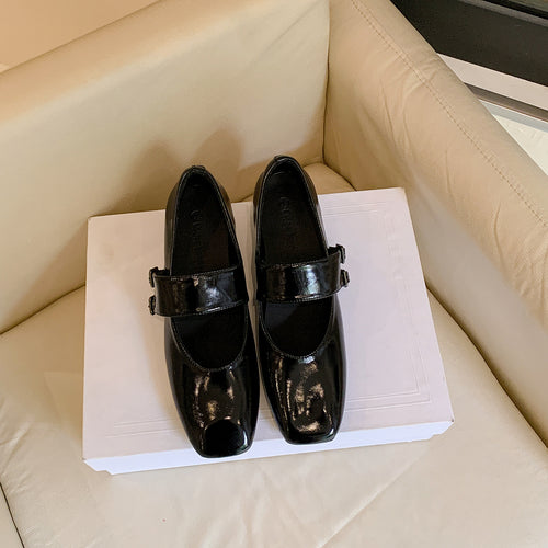 Damen Ballerina-Schuhe mit elegantem Riemenschluss und glänzender Oberfläche EB