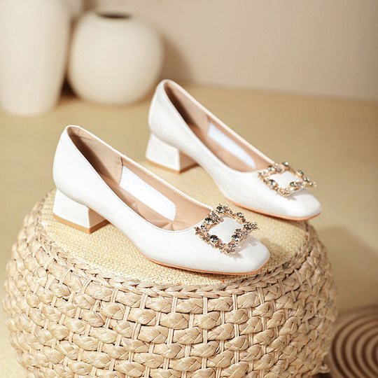 Damen elegante Pumps mit modischem Blockabsatz und funkelndem Schmuckdetail EB