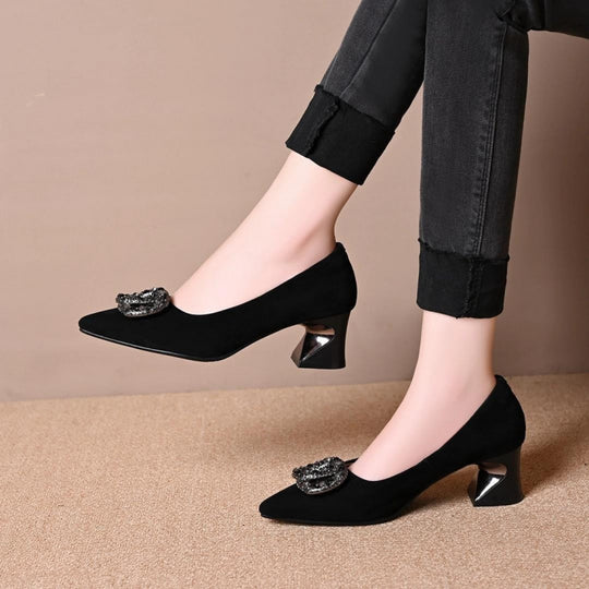 Damen Elegante Pumps mit funkelnder Schmuckapplikation EB