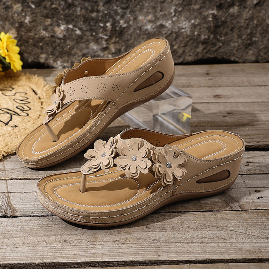 Damen Wedge-Sandaletten mit floralem Dekor und ergonomischem Fußbett EB