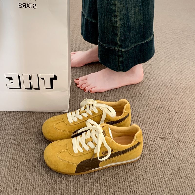 Damen Sneakers im klassischen Retro-Stil mit besonderer Sohle EB