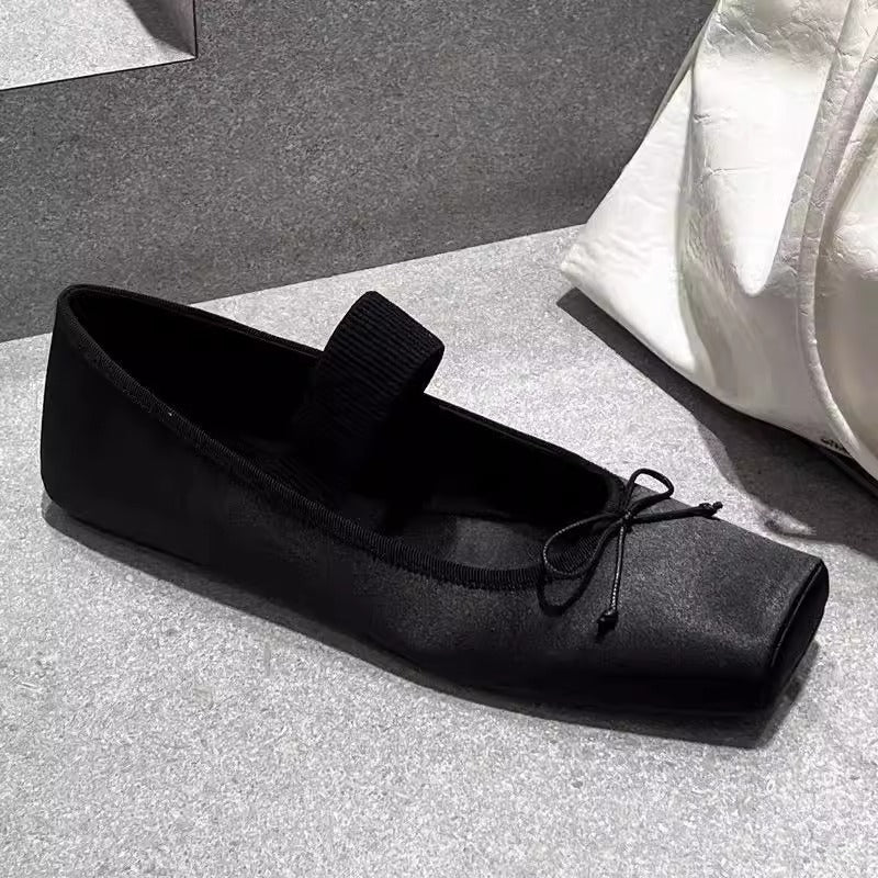 Damen Ballerinas mit elastischem Riemen und quadratischer Zehenform EB