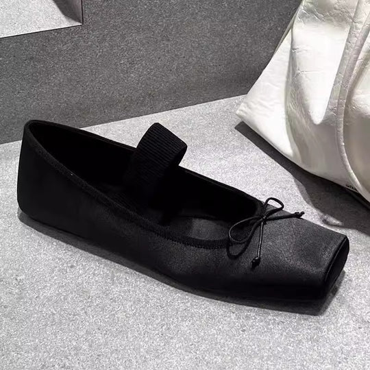 Damen Ballerinas mit elastischem Riemen und quadratischer Zehenform EB