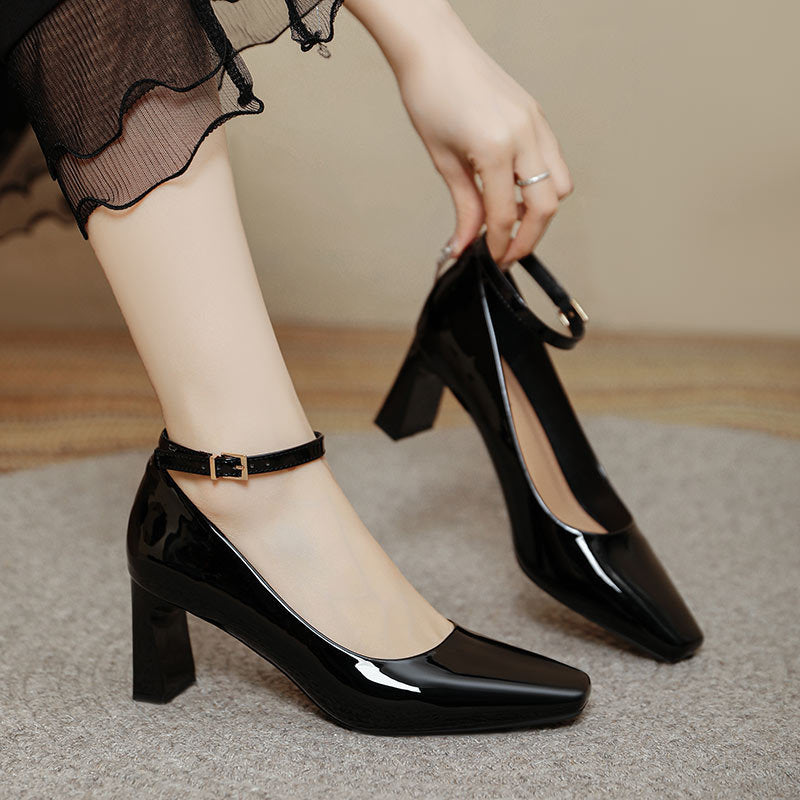 Damen elegante Slingback-Pumps mit robustem Blockabsatz und raffiniertem Riemen EB