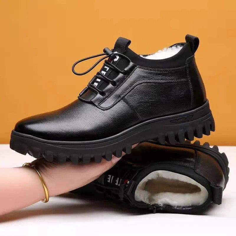 Damen Komfortable Winterstiefel mit rutschfester Profilsohle und isoliertem Innenfutter EB