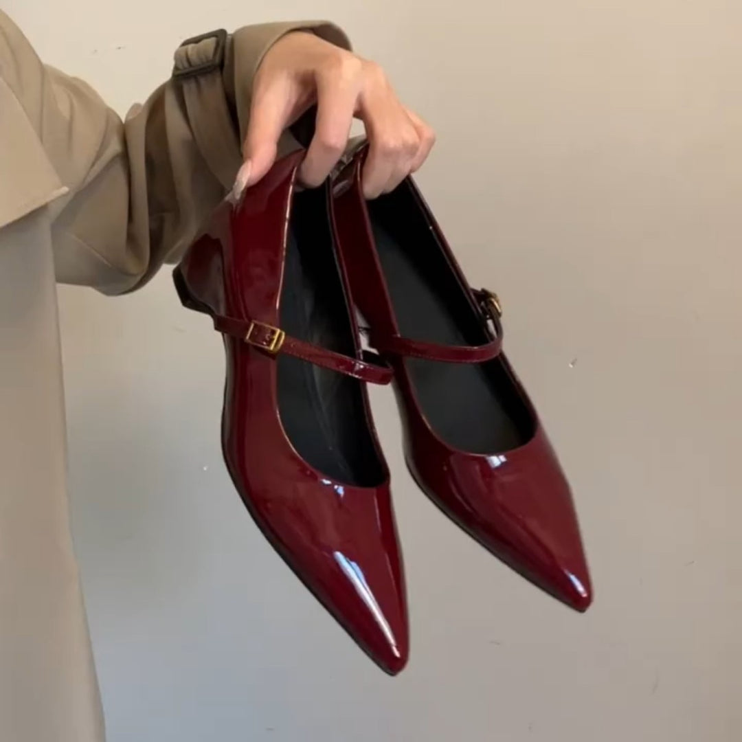 Damen elegante Pumps mit verstellbarem Riemen und spitzem Zehenbereich EB