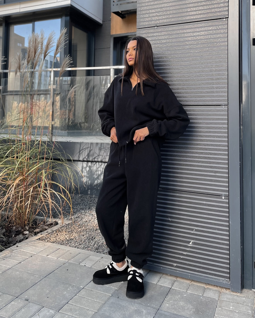 Damen Ultraweiches Fleece-Relaxset mit Stehkragen, halbem Reißverschluss und elastischer Schlupfhose EB