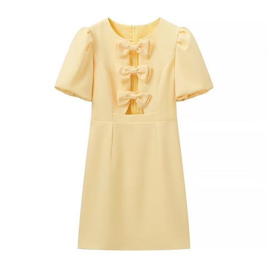 Damen Kleid mit verspieltem Rüschendesign und eleganten Schleifendetails EB