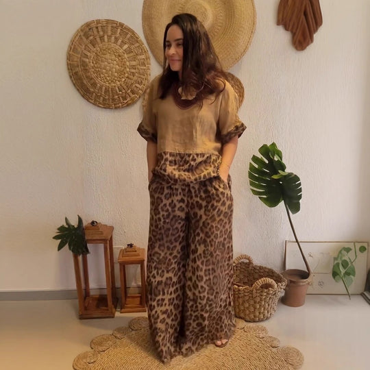 Damen Leichtes und lässiges Sommeroutfit mit Leopardenmuster EB