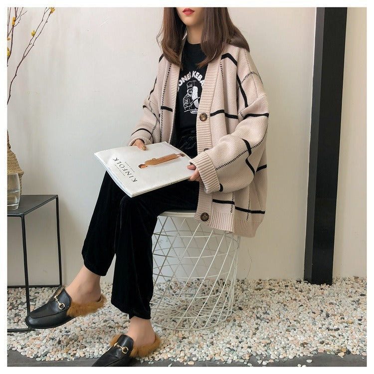 Damen Grobstrickjacke mit modischem Karo-Muster und praktischen Taschen EB