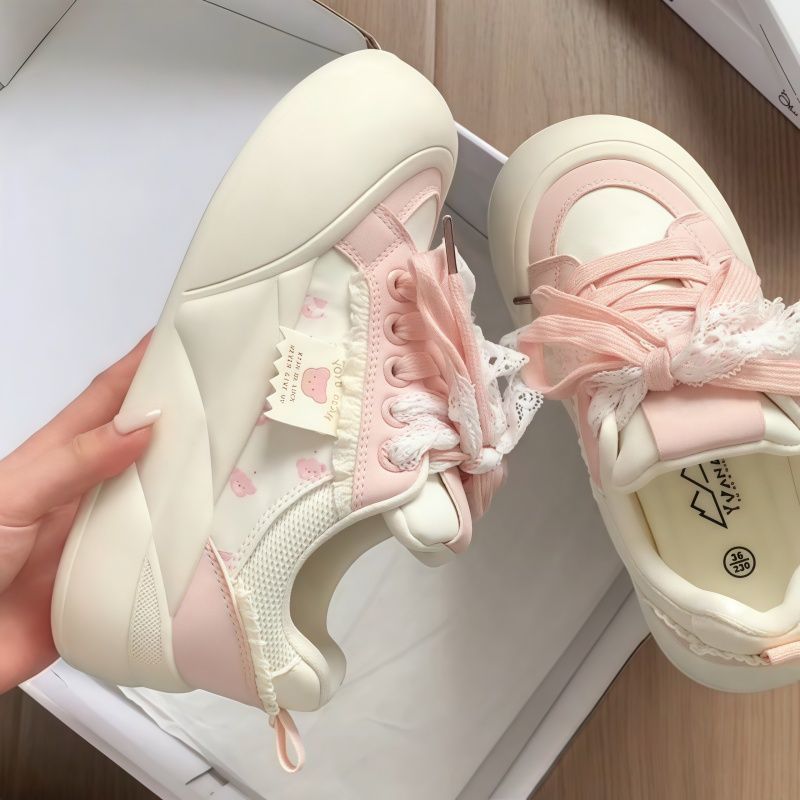 Damen Sneakers mit dekorativen Rüschen und verspielten Schleifen EB