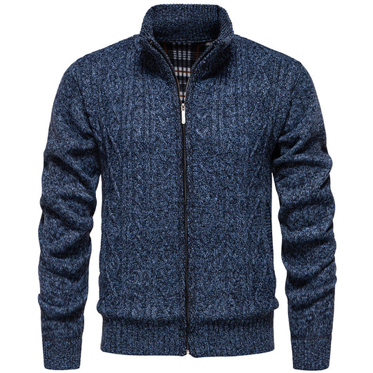 Herren nan grobgestrickter Cardigan mit Zopfmuster, Stehkragen und kariertem Innenfutter EB