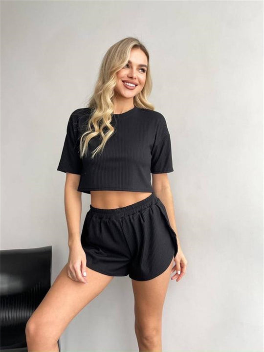 Damen Sportliches Set mit kurzem Oberteil und Shorts EB