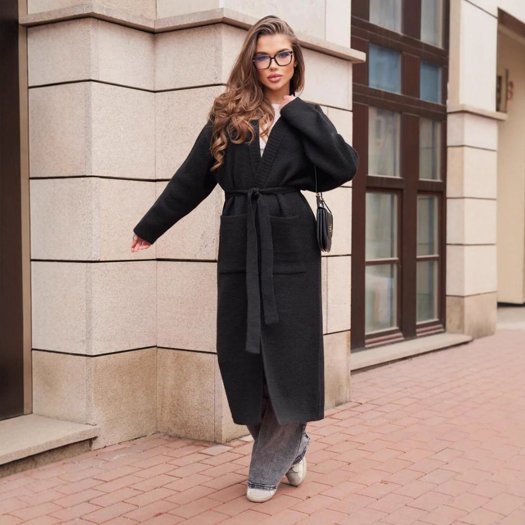 Damen Strickmantel mit Gürtel und praktischen Taschen EB