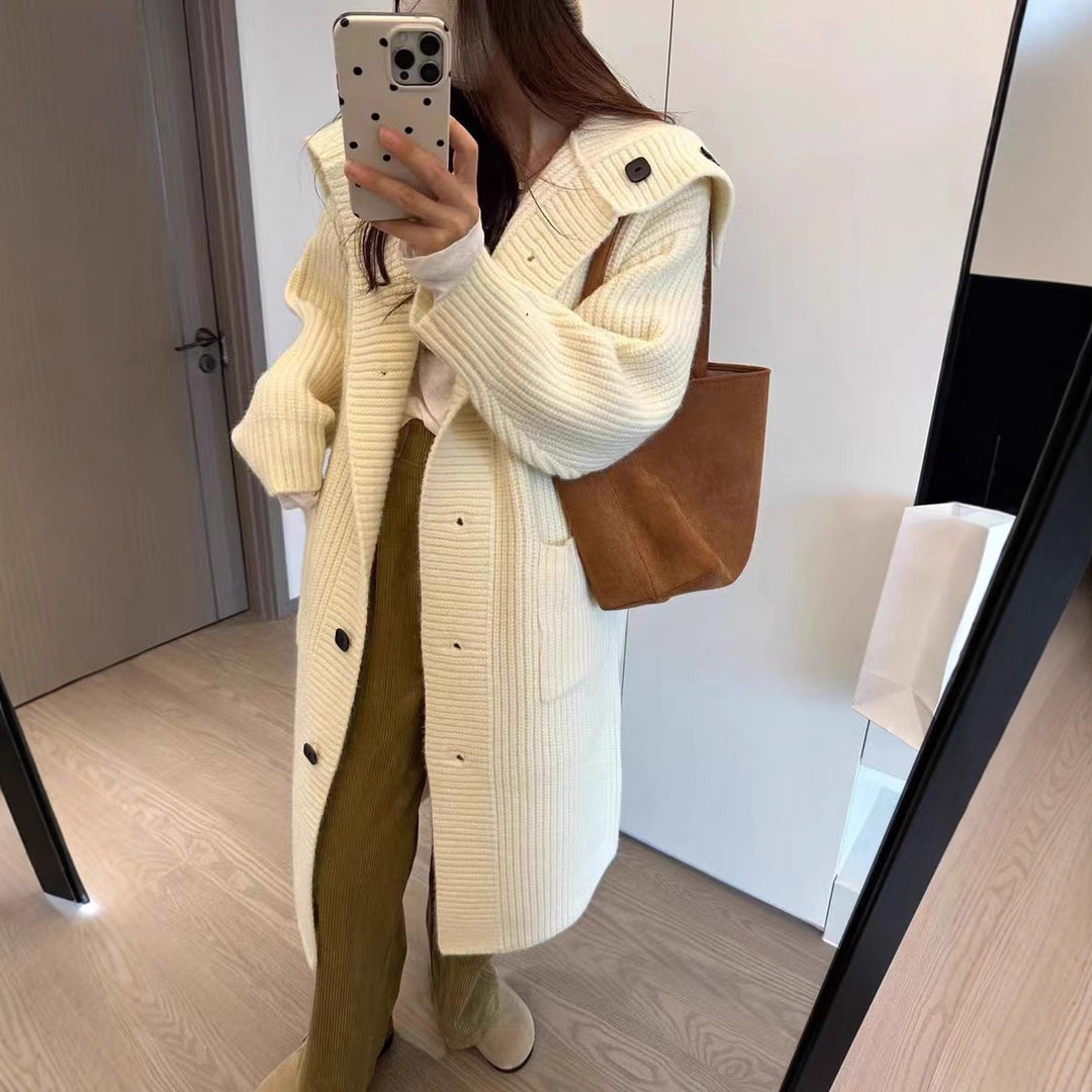 Damen Grobstrickjacke mit voluminösem Schnitt und dekorativen Knöpfen EB