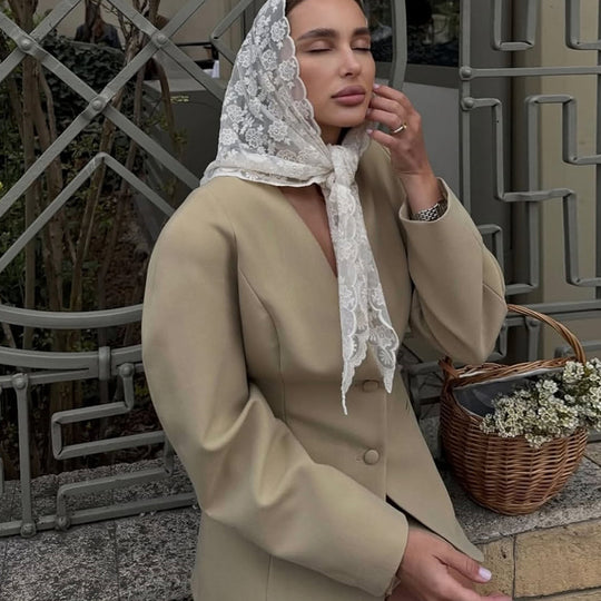 Damen modisches Blazer-Kleid mit hochgeschlossenem Kragen und Rüschendetails EB