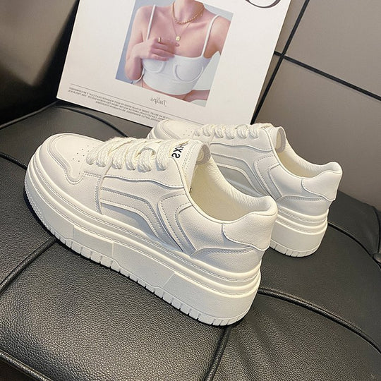 Damen Plateau-Sneaker mit stylischem Kontrastdetails und komfortabler Dämpfung EB