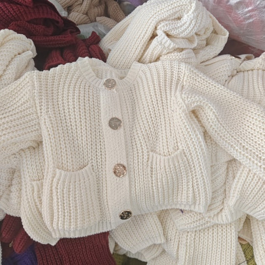 Damen kuschelige Strickjacke mit dekorativen Knöpfen und praktischen Taschen EB