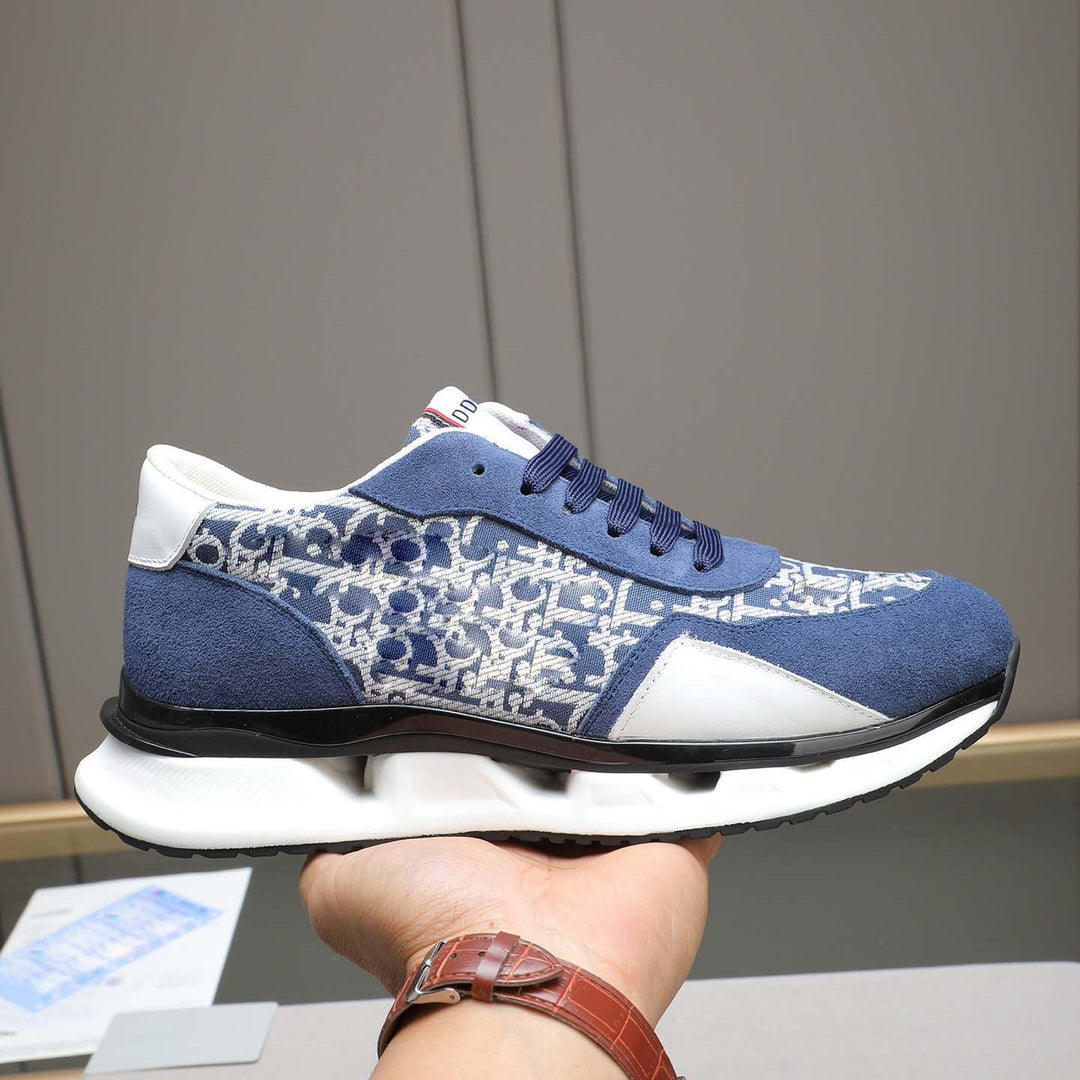 Damen Sportliche Sneakers mit innovativer Oberflächenstruktur und ergonomischer Dämpfung EB