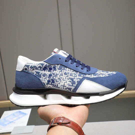 Damen Sportliche Sneakers mit innovativer Oberflächenstruktur und ergonomischer Dämpfung EB