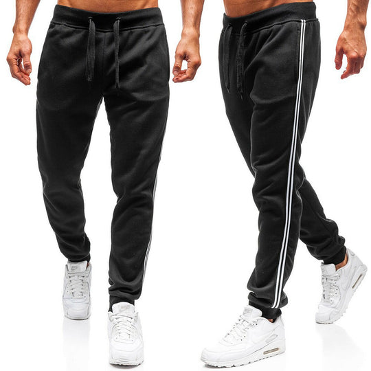 Herren Sportliche Jogginghose mit seitlichen Kontraststreifen EB