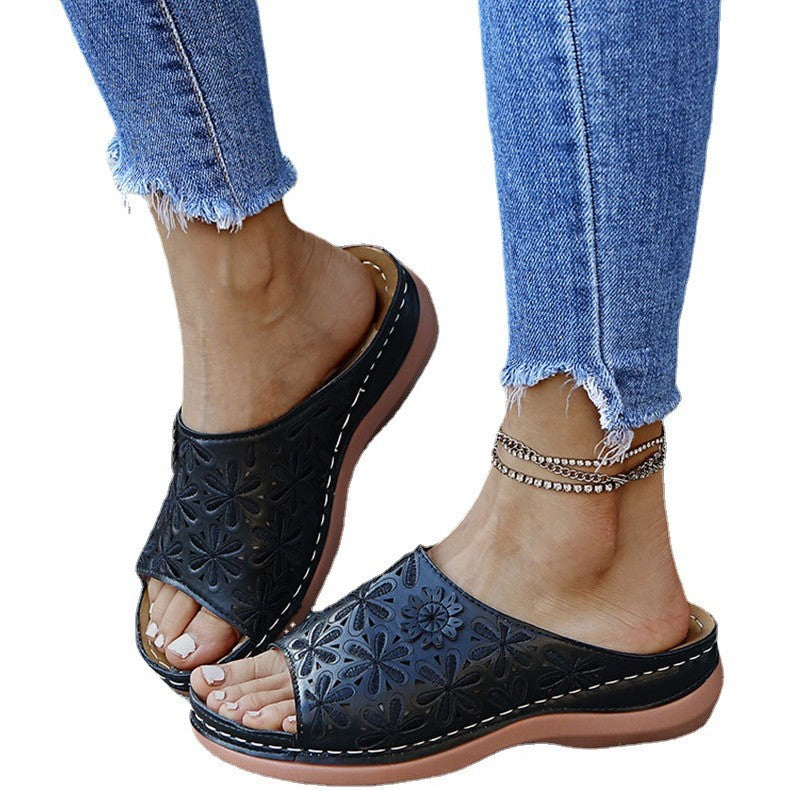 Damen Komfortable Clogs mit floralen Applikationen und anatomischem Fußbett EB