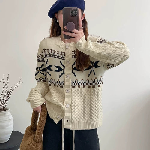 Damen Grobstrick-Cardigan mit dekorativem Zopfmuster und Knopfdetails EB