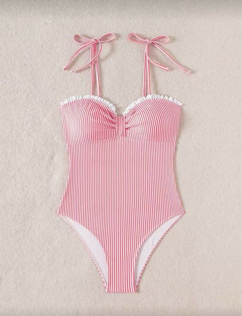 Damen Einteiliges Badeoutfit mit eleganten Raffungen EB