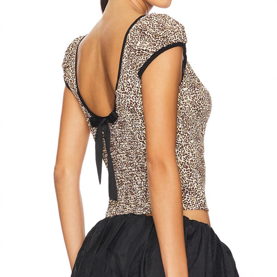 Damen Figurbetontes Cropped-Top mit Leoprint, Quadratausschnitt & Kontrastpaspel EB