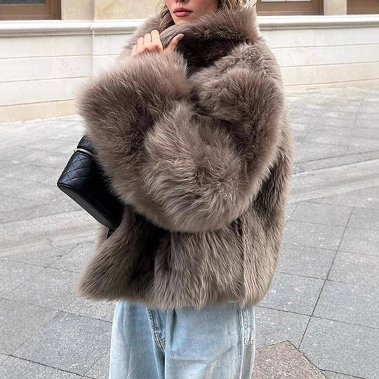 Damen Kunstfelljacke mit hochschließendem Kragen und luxuriösem Design EB