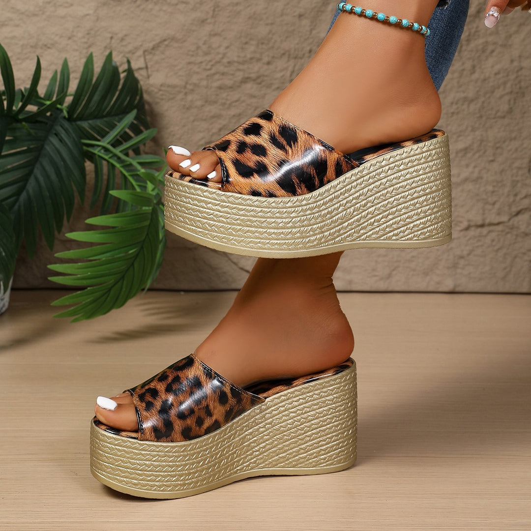 Damen Plateau-Mules mit modischem Leopardenmuster und raffiniertem Riemendesign EB