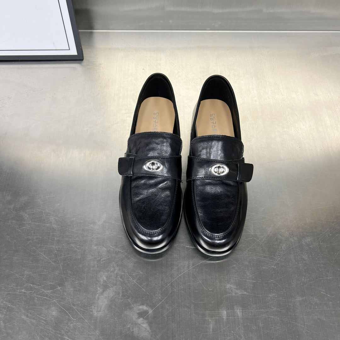 Damen Luxus-Leder Mokassins mit modischem Schmuckdetail EB