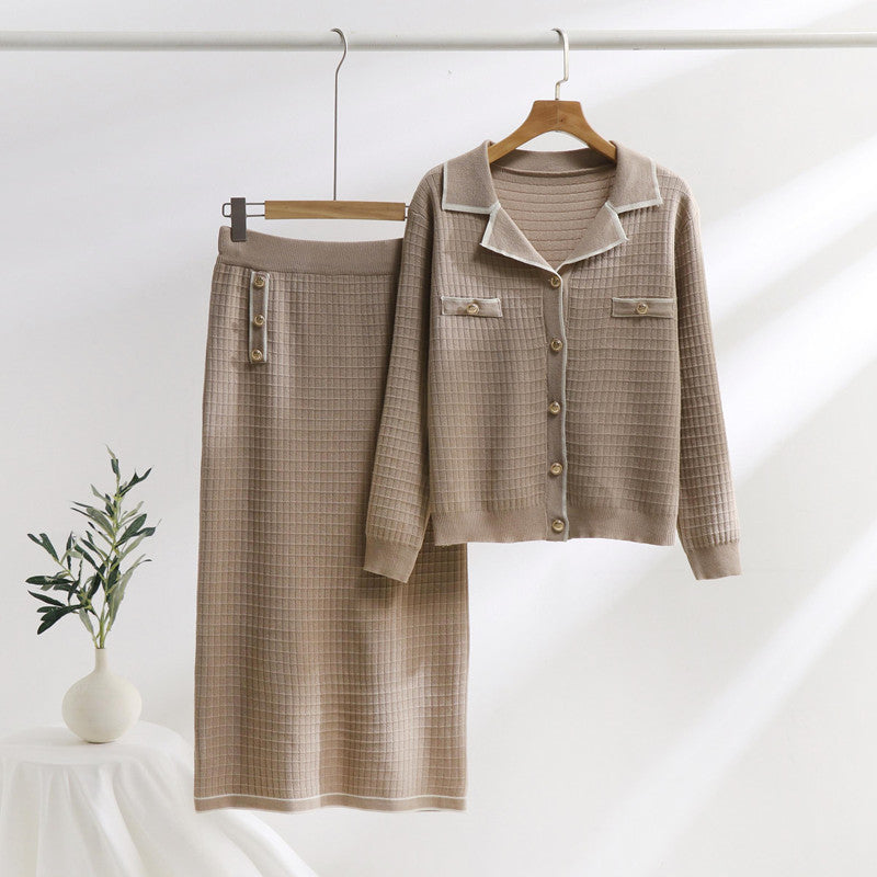 Damen elegantes Strickensemble mit dekorativem Kragen und aufgesetzten Taschen EB