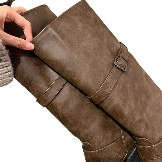 Damen Stiefel im lässigen Biker-Stil mit robustem Riemen und bequemem Blockabsatz EB