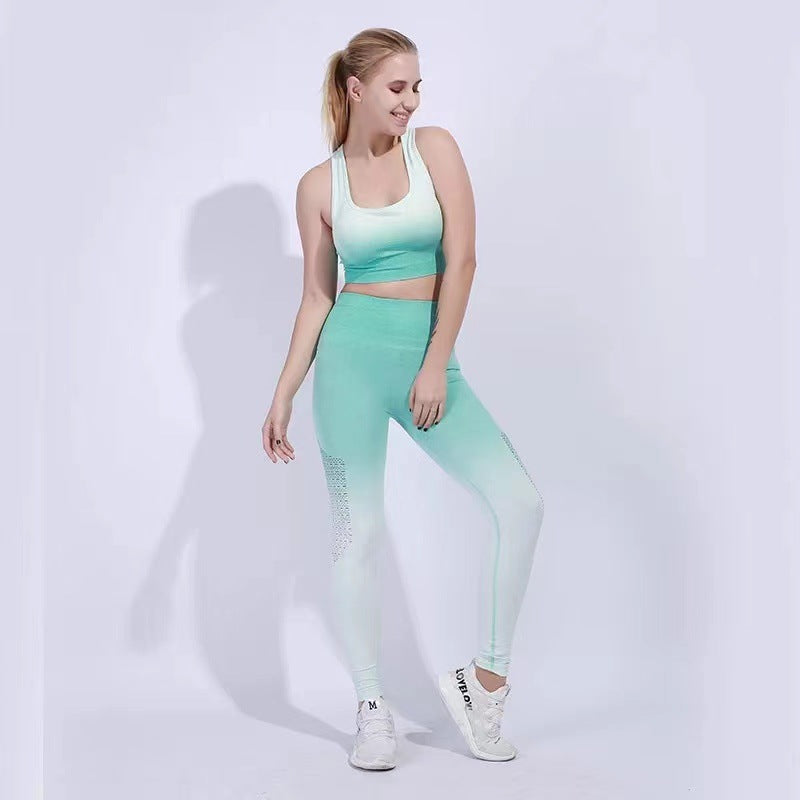 Damen Sportliches Fitness-Set mit atmungsaktivem Material und hoher Flexibilität EB