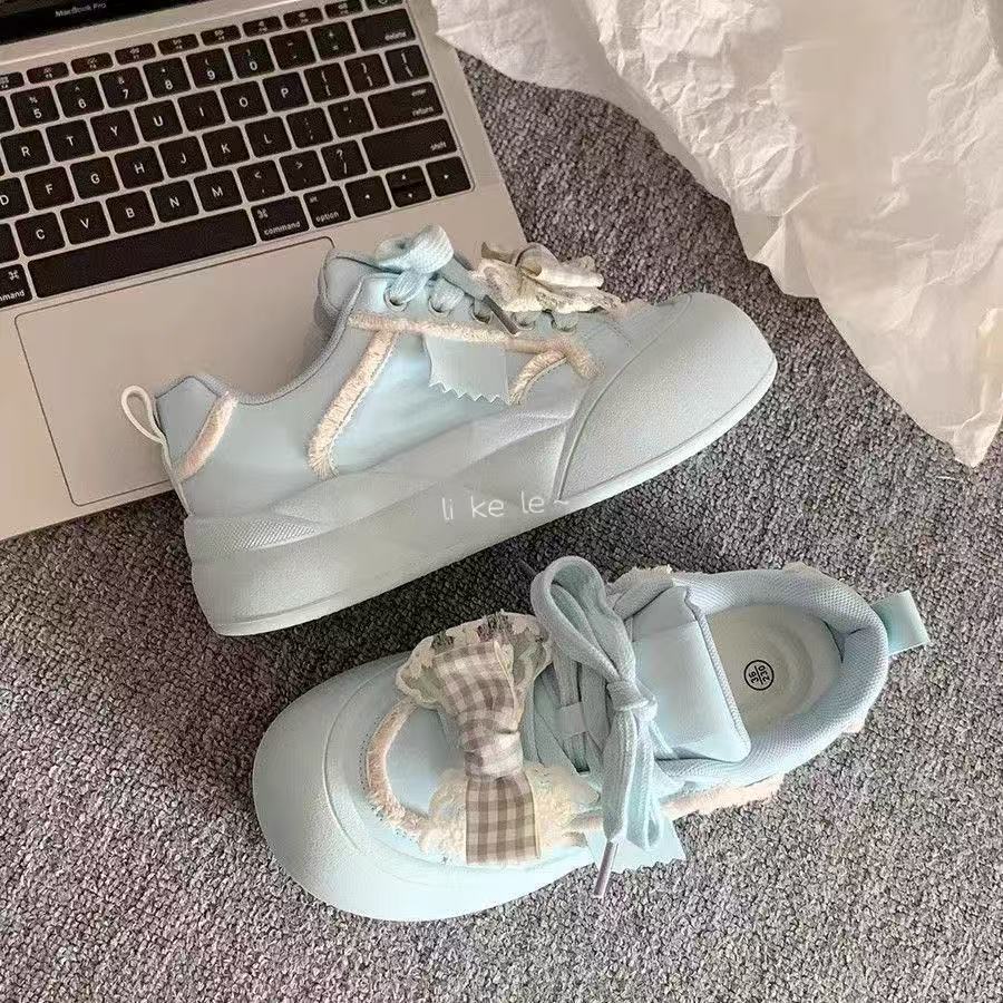 Damen Sneakers mit verspieltem Rüschendesign und hochwertigen Details EB