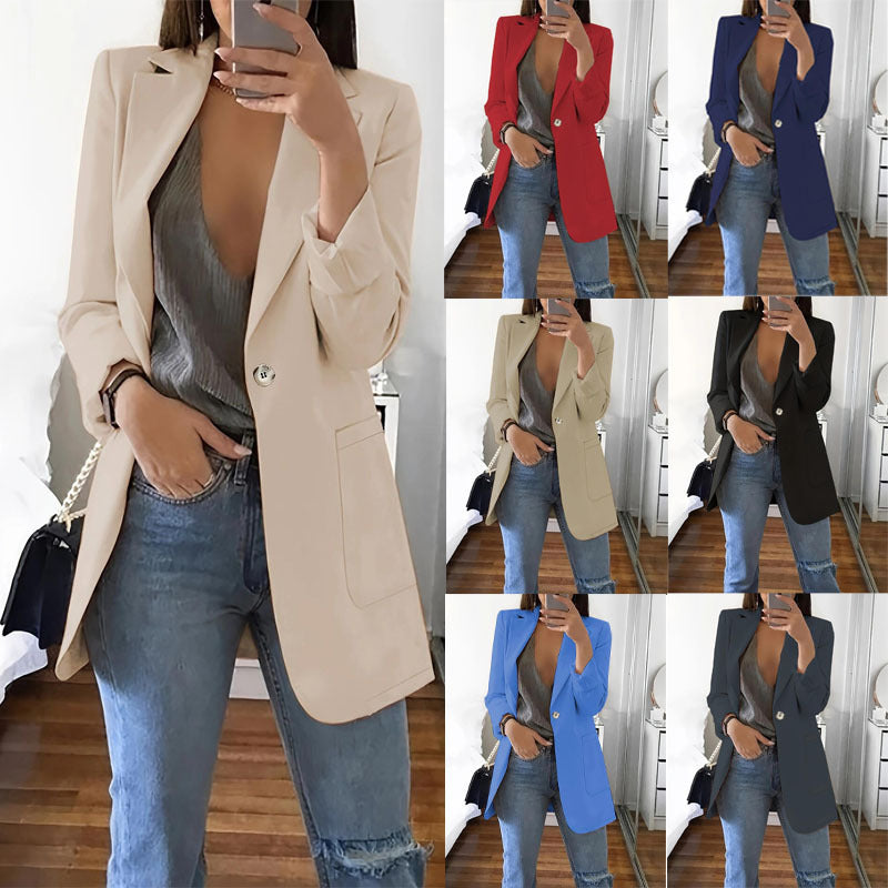 DamenStylische Blazerjacke mit glänzenden Knopfdetails und großzügigen Taschen EB
