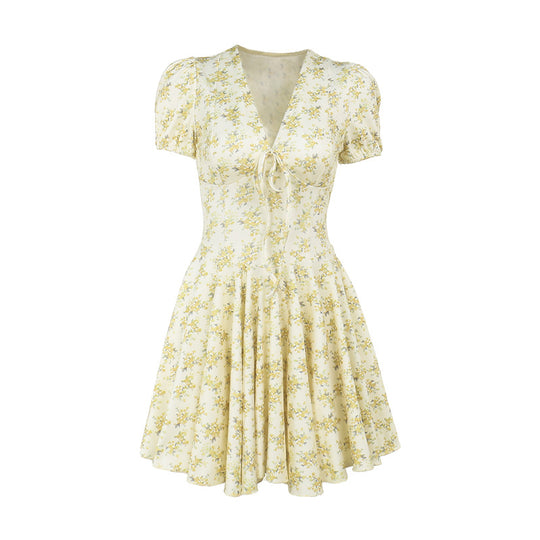 Damen verspieltes Blumenkleid mit voluminösem Rock und taillierter Taille EB