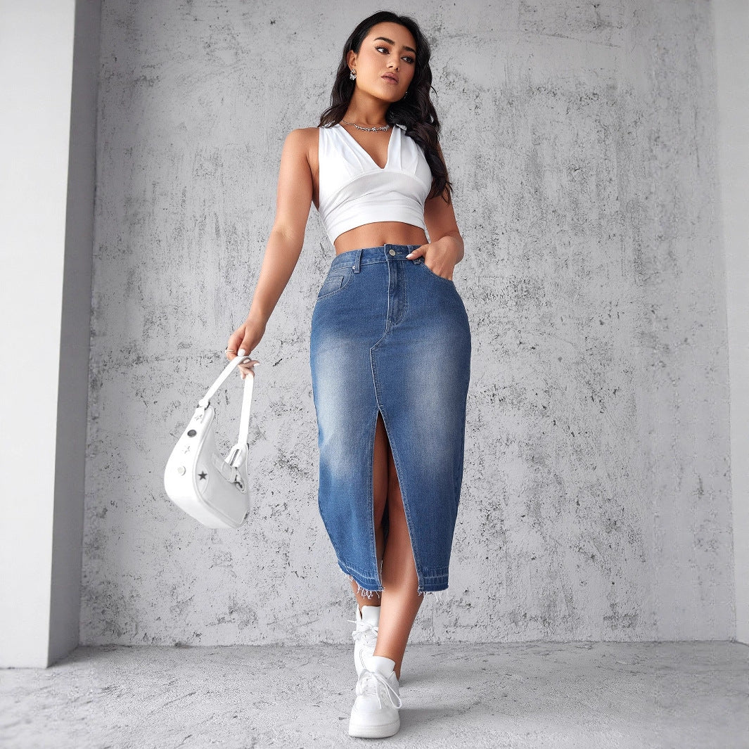 Damen Denim-Midirock mit hohem Schlitz und fransigem Saum EB