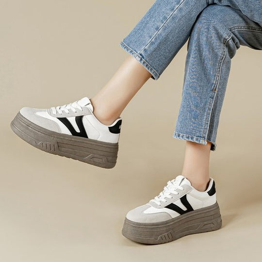 Damen Sportliche Plateau-Sneaker mit komfortabler Dämpfung und modernem Design EB