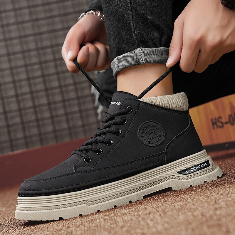 Damen Hohe Sneaker mit gepolsterter Knöchelpartie und rutschfester Sohle EB