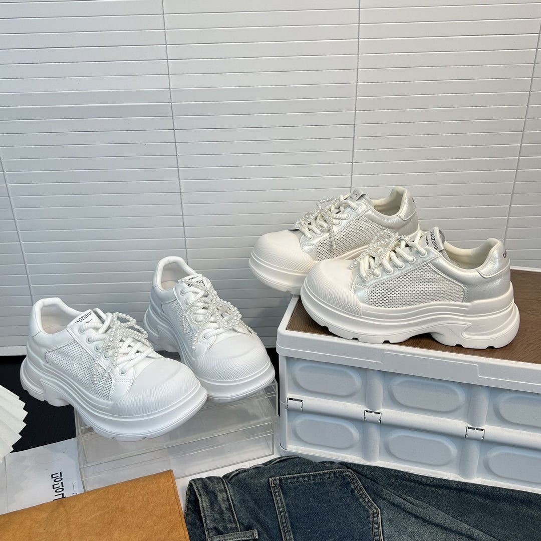Damen Sportliche Sneakers mit trendigem Mesh-Design und perlenverziertem Schnürsystem EB